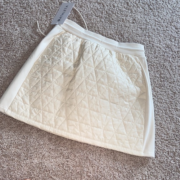 Athleta padded mini skirt. Size 2 - Picture 5 of 15